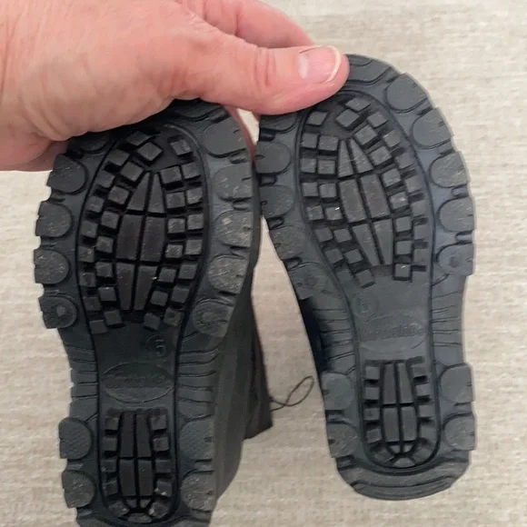 Northside black insulated snow boots. Size 5 ( toddler) - Picture 5 of 7
